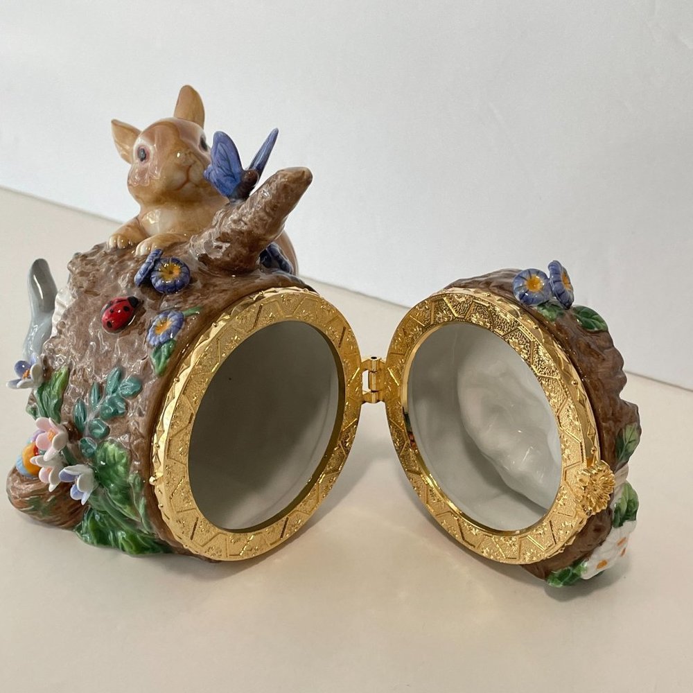 CWC Porcelain Box Easter Bunnies Tree Stump Hinged Keepsake Hand Painted Decor - Picture 7 of 16